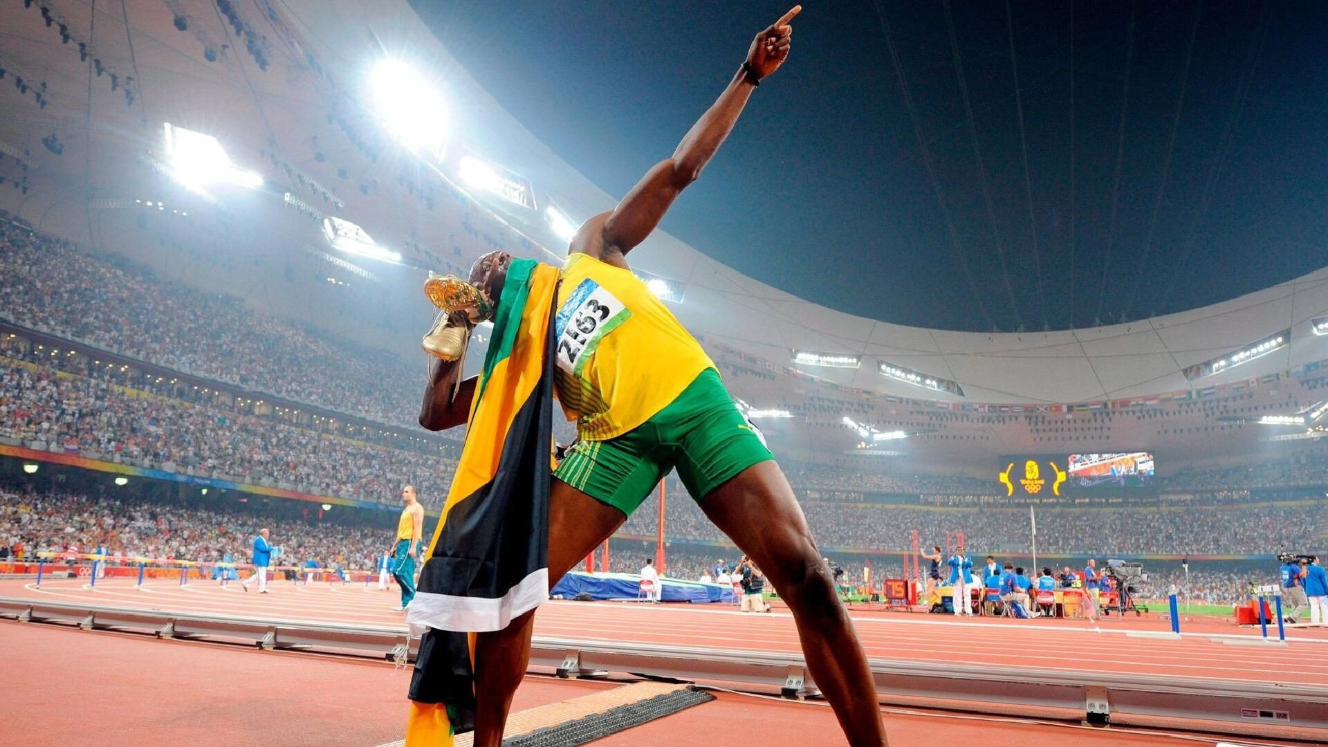 “马科斯·莫奇的稳固防线与出色反应,帮助美洲狮队迎接世界挑战”