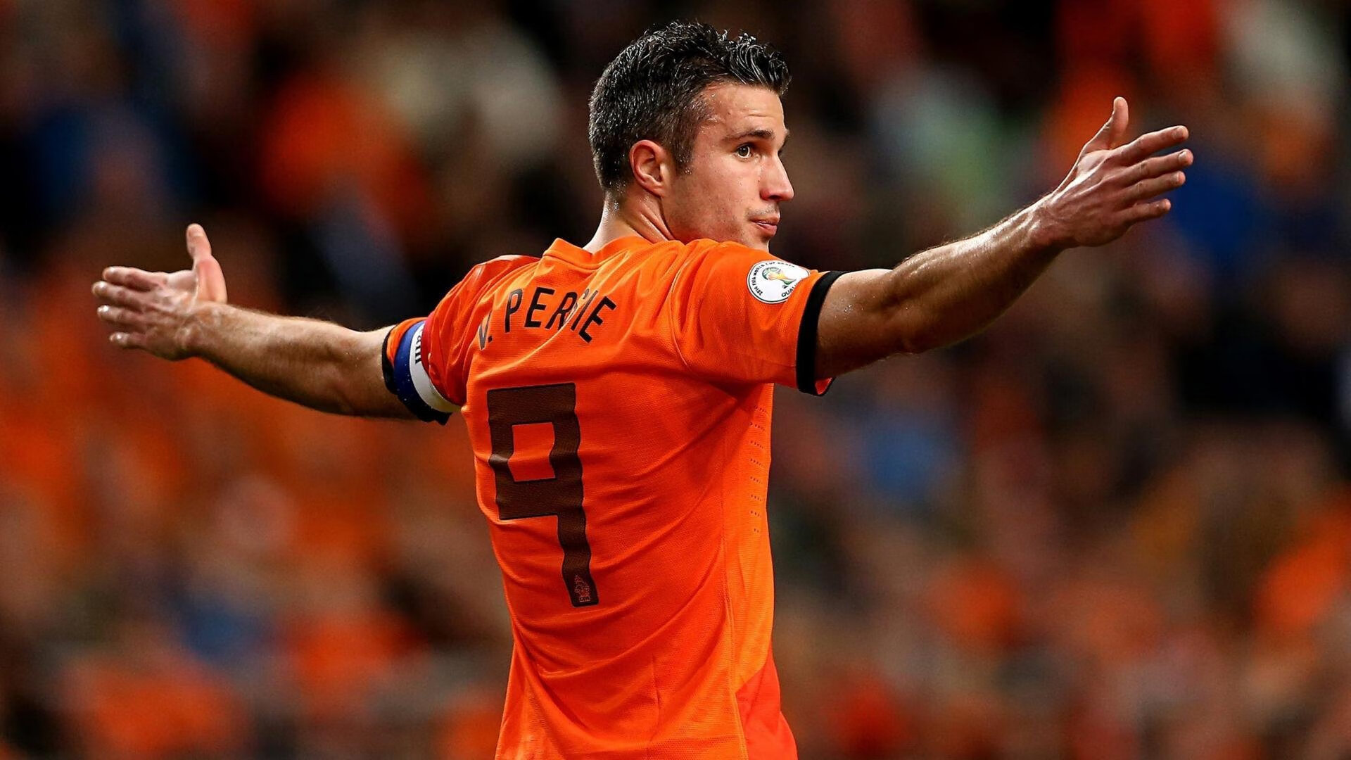 国际热身赛国足爆冷 球迷反思战术安排，国足打热身赛